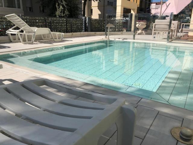 Atmosphere Suite Hotel Ріміні Екстер'єр фото