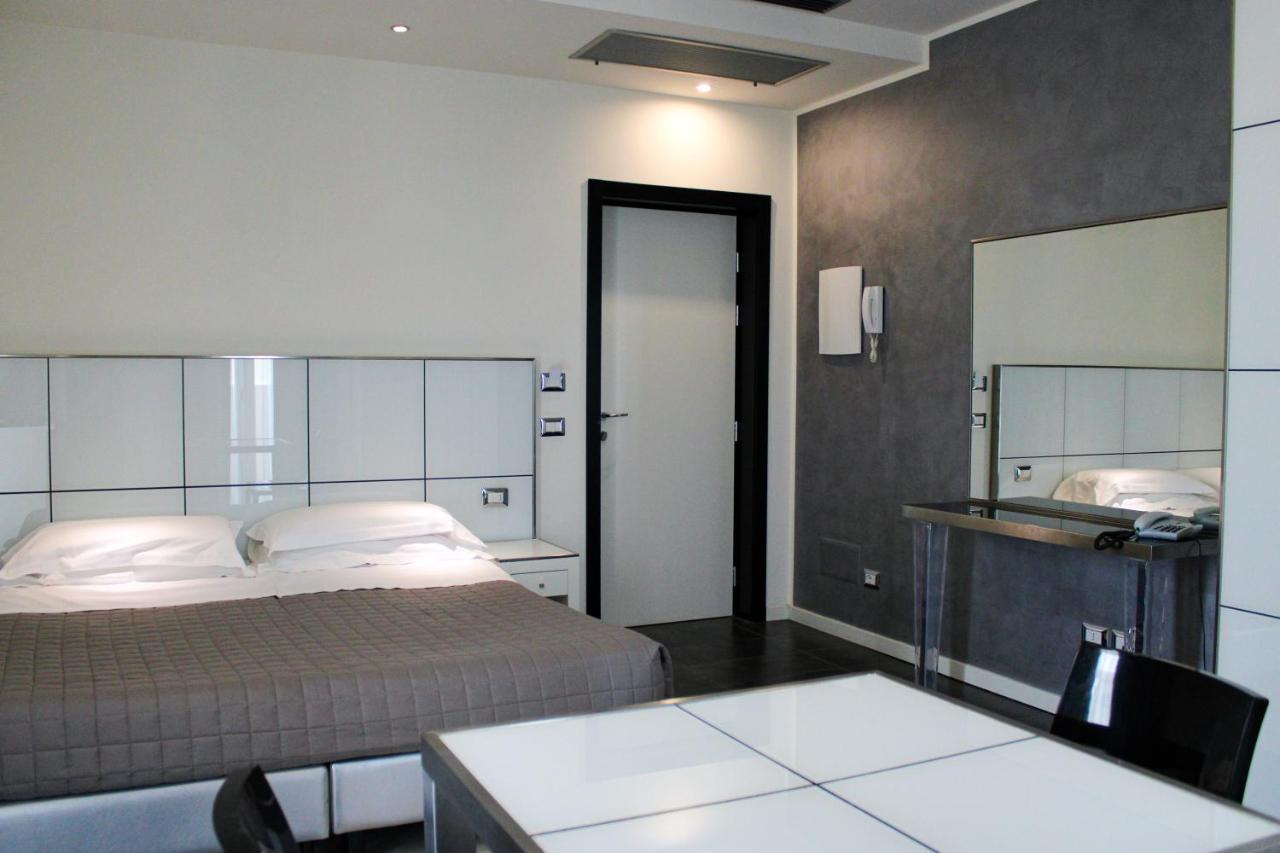 Atmosphere Suite Hotel Ріміні Екстер'єр фото