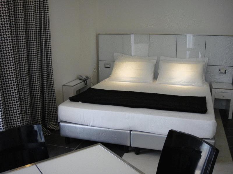 Atmosphere Suite Hotel Ріміні Номер фото